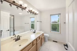 288 Forest Dr, Crystal Lake, IL 60014 - Photo 18