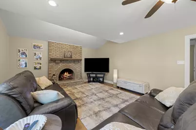 17652 Crestview Court, Orland Park, IL 60467 - Photo 8