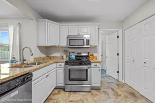 5547 S Bruner St, Hinsdale, IL 60521 - Photo 8