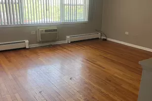 10931 S Lloyd Dr, Worth, IL 60482 - Photo 2