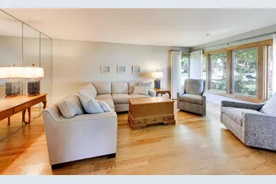 905 S School Street, Mount Prospect, IL 60056 - Photo 4