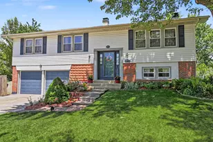 1350 Nottingham Ln, Hoffman Estates, IL 60169 - Photo 1