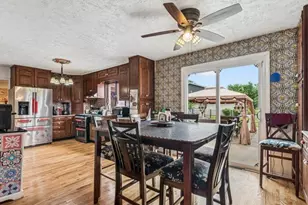 204 Westport Dr, Joliet, IL 60431 - Photo 8