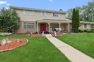204 Westport Dr, Joliet, IL 60431 - Photo 2