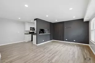 1312 Woodcutter Ln, Wheaton, IL 60189 - Photo 2