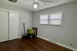 3107 W Howard St, Chicago, IL 60645 - Photo 8