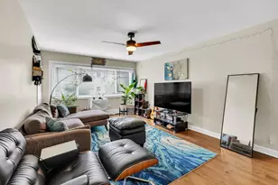 1657 W Farwell Ave, Chicago, IL 60626 - Photo 2