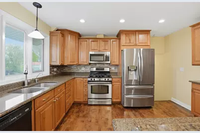 4065 Winston Drive, Hoffman Estates, IL 60192 - Photo 10