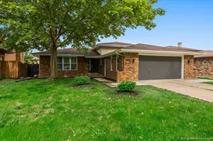 17922 State Line Ave, Lansing, IL 60438 - Photo 1