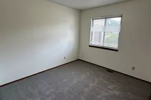 910 Pomona Dr, Champaign, IL 61822 - Photo 10