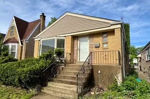 6328 N Troy St, Chicago, IL 60659 - Photo 1