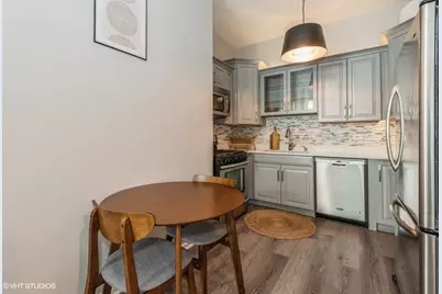 340 W Superior Street #609, Chicago, IL 60654 - Photo 6