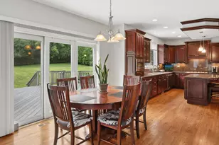 26 Country Ln, Deer Park, IL 60010 - Photo 8