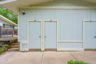 915 Royal Dr, McHenry, IL 60050 - Photo 22