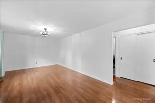 915 Royal Dr, McHenry, IL 60050 - Photo 8