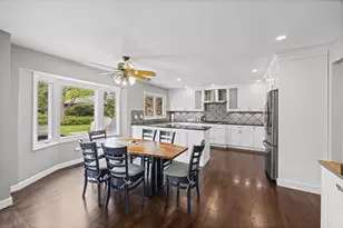 412 Stratford Ln, Willowbrook, IL 60527 - Photo 6