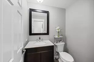 412 Stratford Ln, Willowbrook, IL 60527 - Photo 10