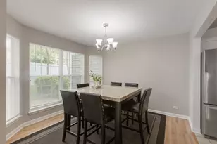 647 N Charter Hall Dr, Palatine, IL 60067 - Photo 8