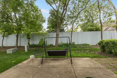 647 N Charter Hall Drive, Palatine, IL 60067 - Photo 18