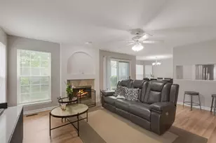 647 N Charter Hall Dr, Palatine, IL 60067 - Photo 2