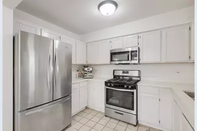 647 N Charter Hall Drive, Palatine, IL 60067 - Photo 10