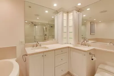 1440 N Lake Shore Drive #5D, Chicago, IL 60610 - Photo 12