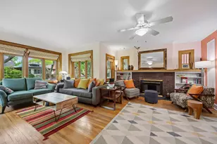 6551 N Maplewood Ave, Chicago, IL 60645 - Photo 2