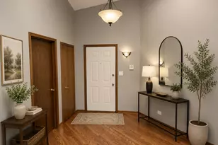 2648 Harbor Dr, Joliet, IL 60431 - Photo 2