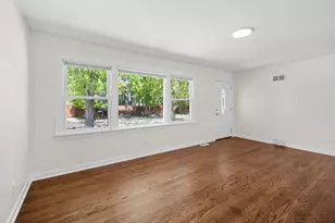6207 W Eastwood Ave, Chicago, IL 60630 - Photo 2