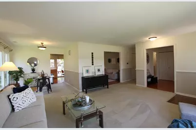 206 E Cunningham Drive, Palatine, IL 60067 - Photo 4