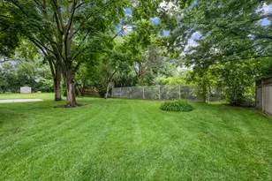 40 Fairview Ave, Deerfield, IL 60015 - Photo 24