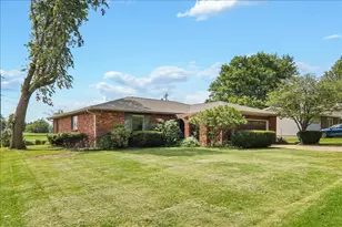 209 N Birch St, Maroa, IL 61756 - Photo 2