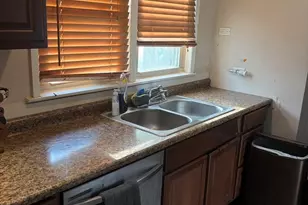 2130 Hawthorne Ln, Waukegan, IL 60087 - Photo 6