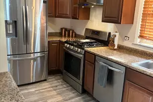 2130 Hawthorne Ln, Waukegan, IL 60087 - Photo 12