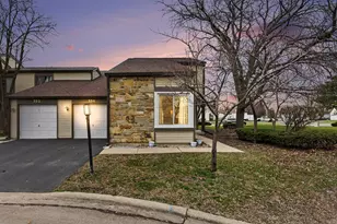 554 Alton Ct, Carol Stream, IL 60188 - Photo 18