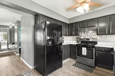 554 Alton Court, Carol Stream, IL 60188 - Photo 4