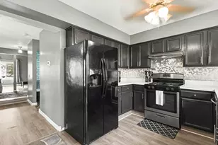 554 Alton Ct, Carol Stream, IL 60188 - Photo 4