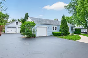 7339 S Park Ave, Burr Ridge, IL 60527 - Photo 2