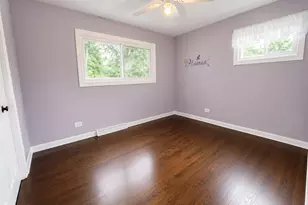 360 E Huntington Ln, Elmhurst, IL 60126 - Photo 10