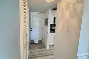 920 Beau Dr, Des Plaines, IL 60016 - Photo 2