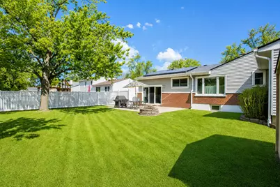 1359 E Dorothy Drive, Palatine, IL 60074 - Photo 4