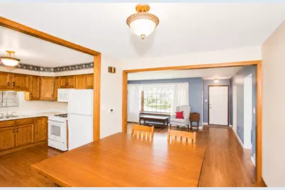 1359 E Dorothy Drive, Palatine, IL 60074 - Photo 12
