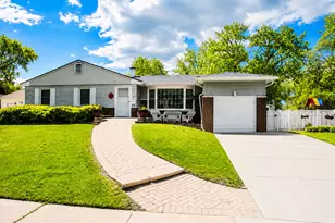 1359 E Dorothy Dr, Palatine, IL 60074 - Photo 1