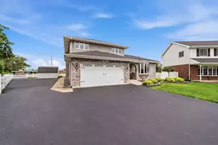 14807 Becky Ct, Oak Forest, IL 60452 - Photo 2