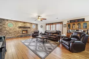 14807 Becky Ct, Oak Forest, IL 60452 - Photo 6