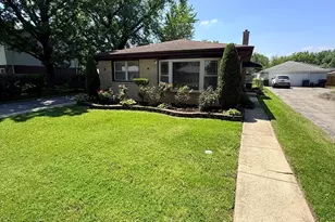 15646 Church Dr, South Holland, IL 60473 - Photo 2