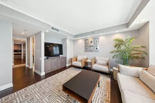 180 E Pearson St, Chicago, IL 60611 - Photo 14