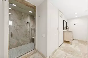 180 E Pearson St, Chicago, IL 60611 - Photo 18