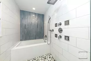 605 Hyde Park Ln, Naperville, IL 60565 - Photo 24