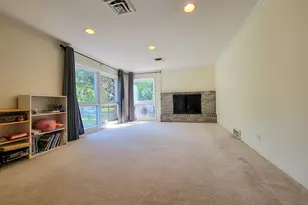 1958 Castlewood Rd, Highland Park, IL 60035 - Photo 2
